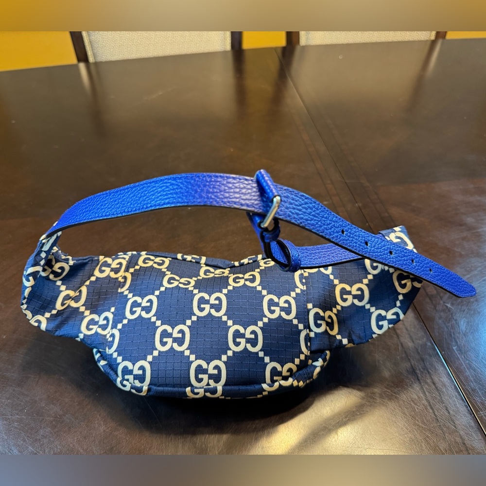 New Authentic Gucci GG Supreme Blue White Waist Bag Fanny Pack 28 - 32 inches - Picture 11 of 12